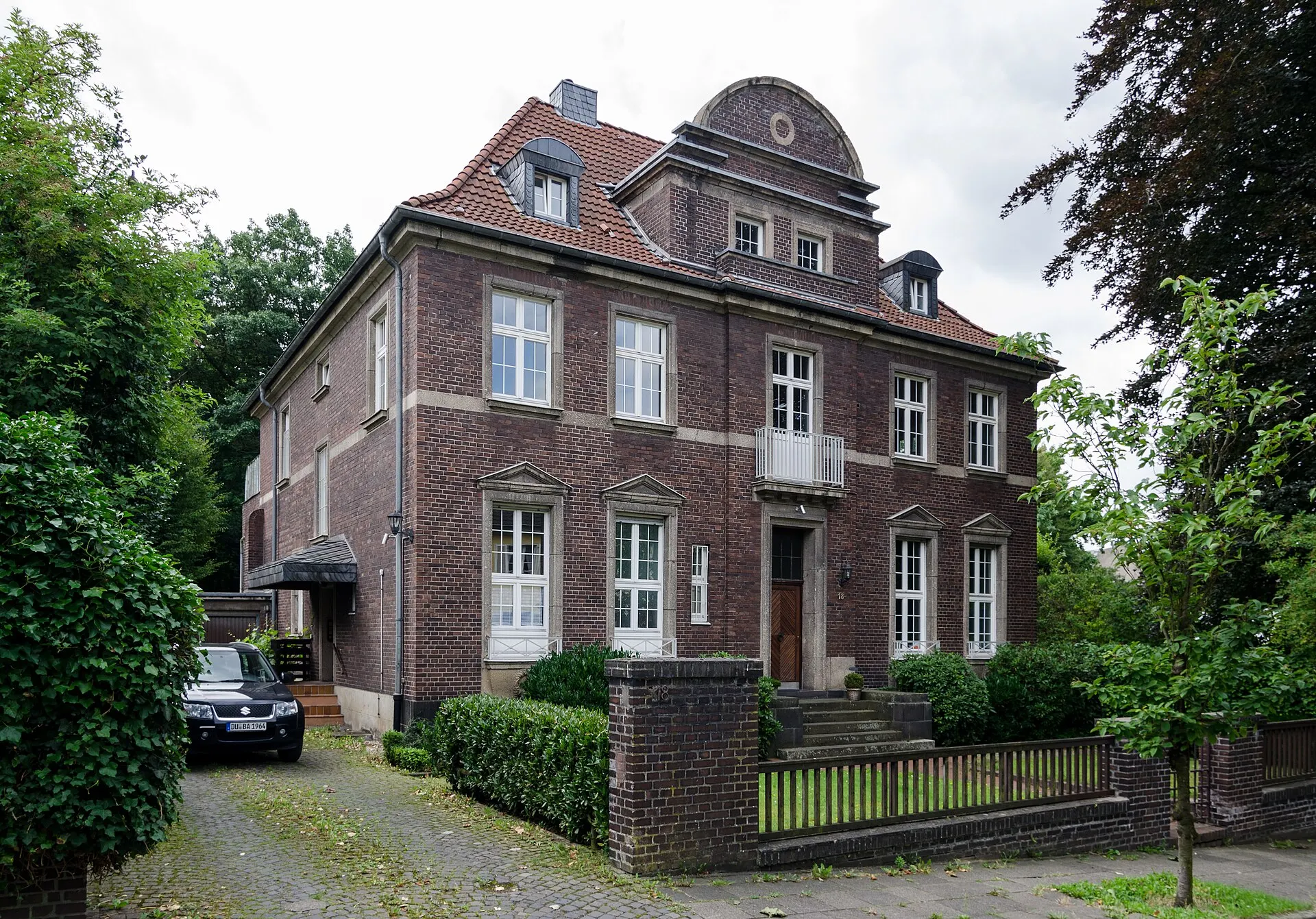 Villenbebauung an der Parkstraße im Stadtteil Duissern