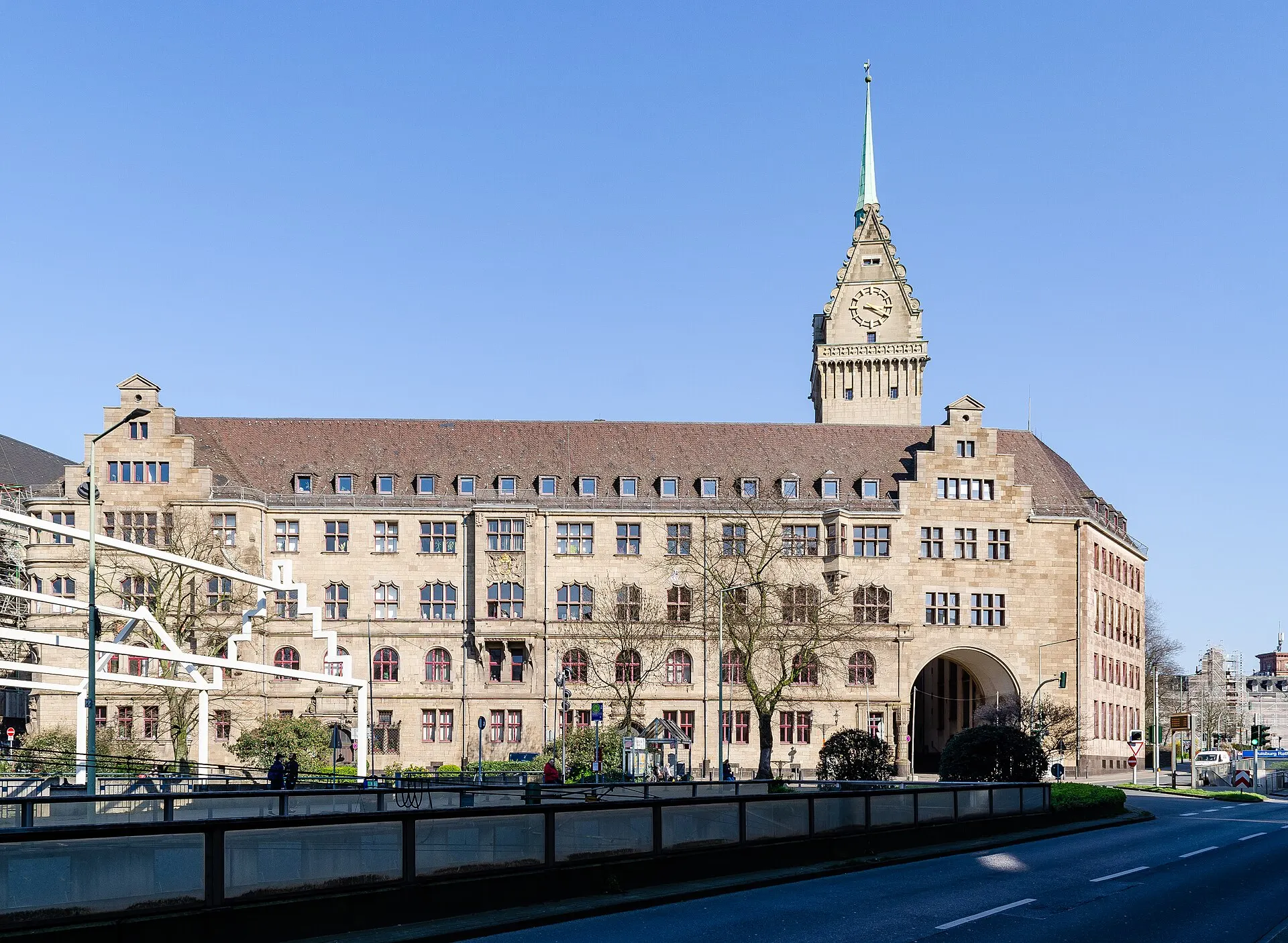 Rathaus Duisburg am König-Heinrich-Platz
